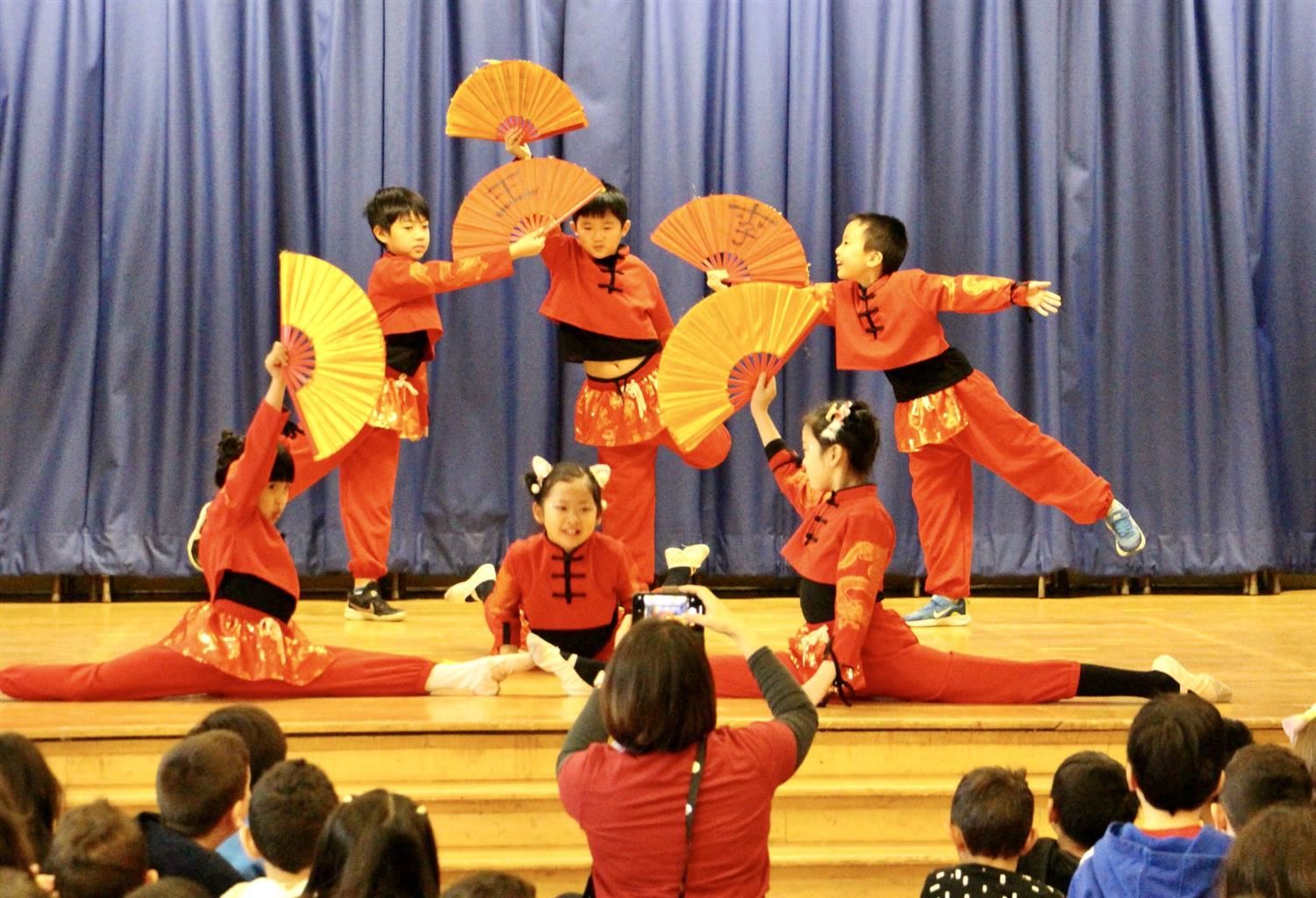 Fan dance