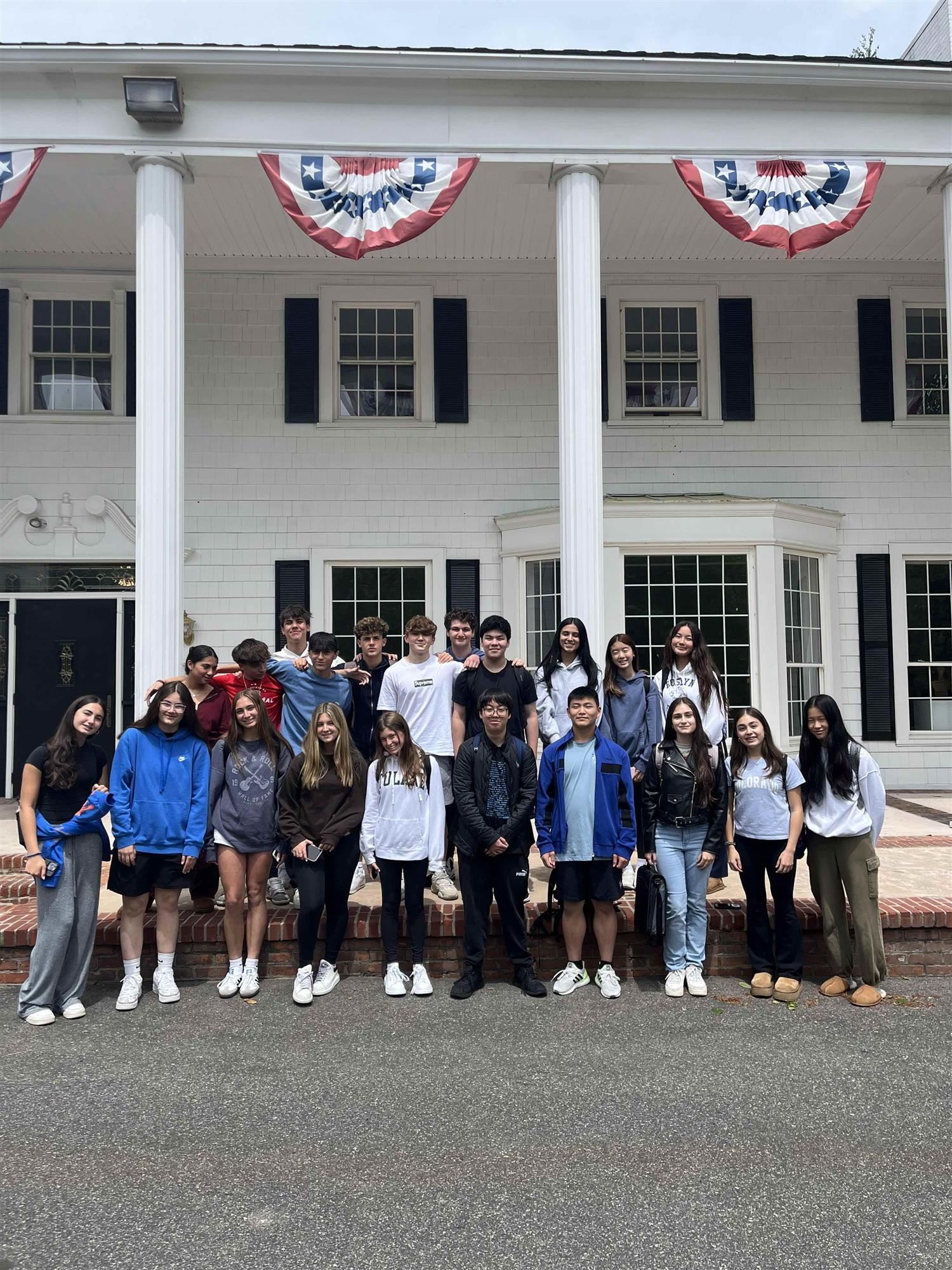  Students at the White House Experience